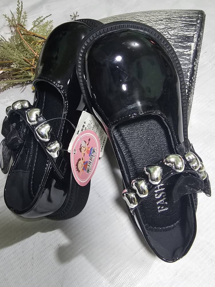 Chaussures Enfant Élégantes & Confortables