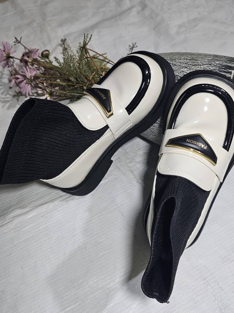 Chaussures Enfant Élégantes & Confortables
