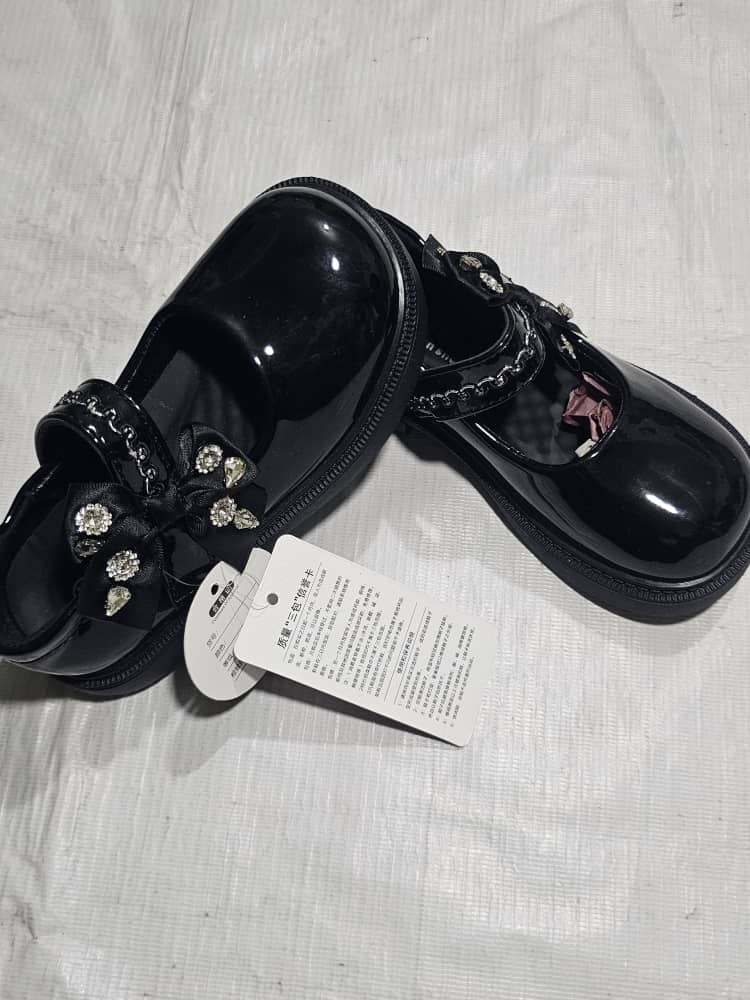 Chaussures Enfant Élégantes & Confortables