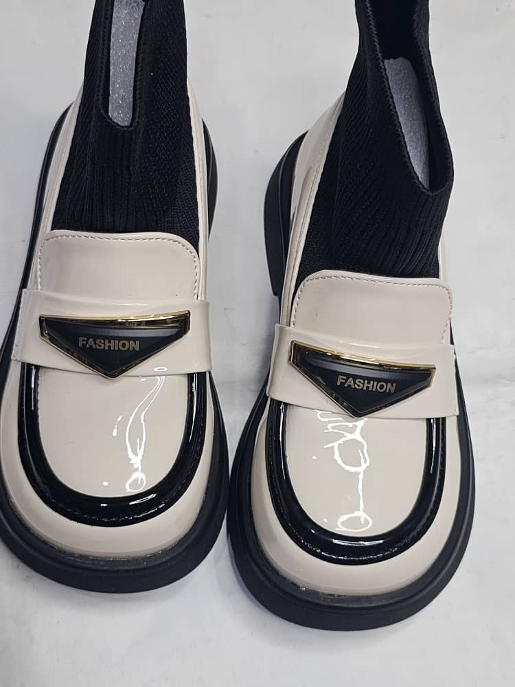 Chaussures Enfant Élégantes & Confortables