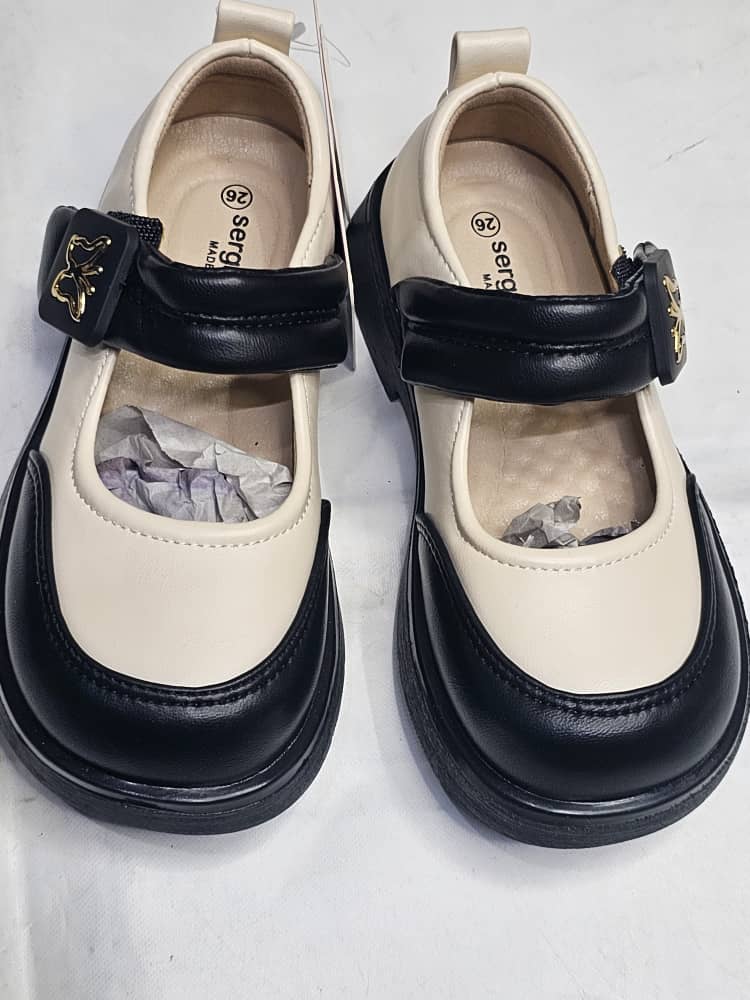 Chaussures Enfant Élégantes & Confortables