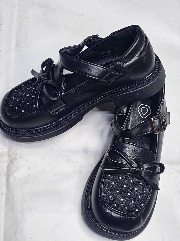 Chaussures Enfant Élégantes & Confortables