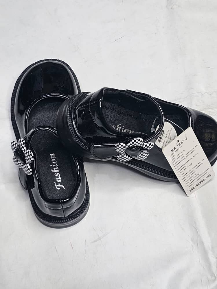 Chaussures Enfant Élégantes & Confortables